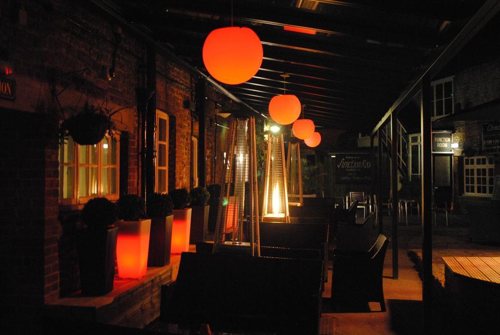 The Old Bell - Warminster Otel Dış mekan fotoğraf